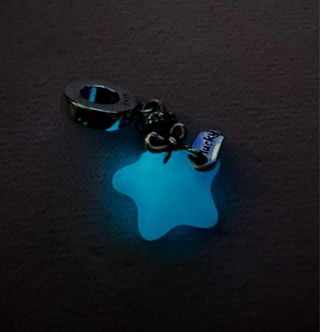 Char de Estrella Azul que brilla en la oscuridad