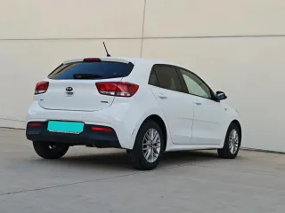 🟢KIA Rio Diésel. Etiqueta verde