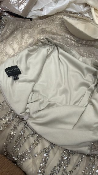 Vestido de fiesta gris plata lentejuelas y cristal