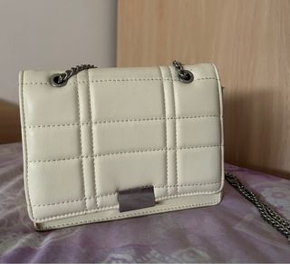 Bolso beige acolchado Pull&Bear