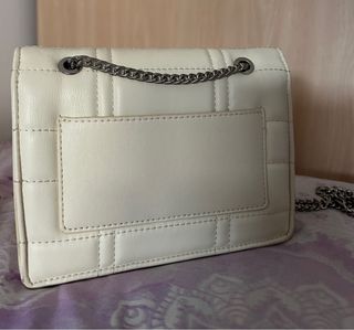 Bolso beige acolchado Pull&Bear