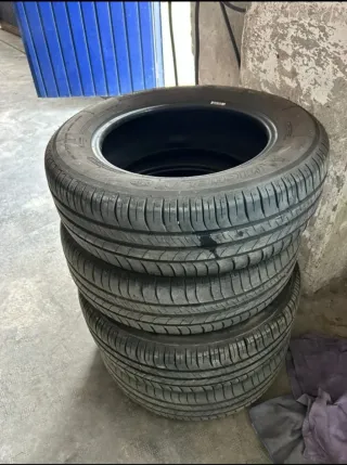 4 Neumáticos Michelin 195/65 R15 95T