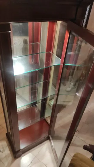 Mueble vitrina madera maciza con cristal