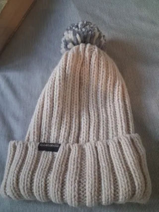 Gorro Napapijri Beige con Pompón