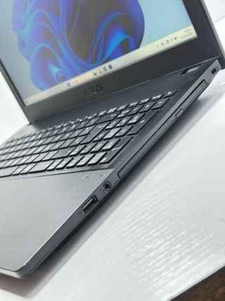 Asus NoteBook P2520L i7 / 16GB / 500GB SSD