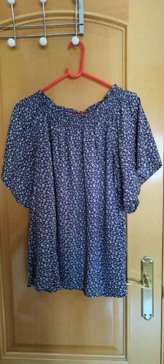 Blusa Southern Cotton floral azul y blanco Talla L