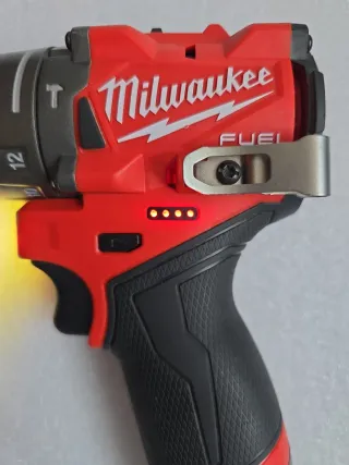 Taladro Milwaukee C12 C + Cargador