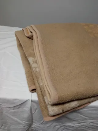 Manta Mora 135cm Fleece Beige/Marrón