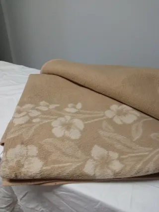 Manta Mora 135cm Fleece Beige/Marrón