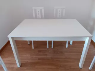 Mesa de comedor blanca extensible