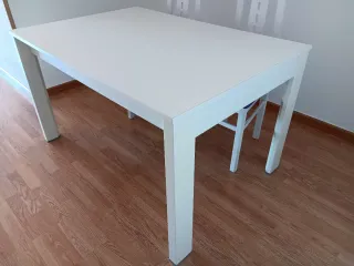 Mesa de comedor blanca extensible