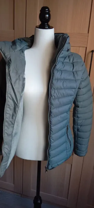 Cazadora acolchada verde