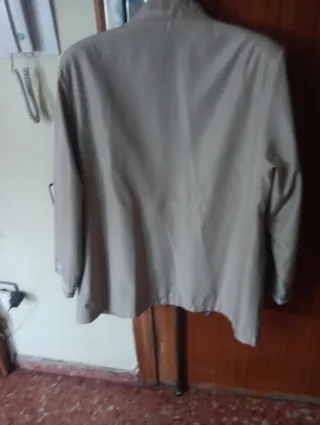 Chaqueta Beige con Forro Tartán