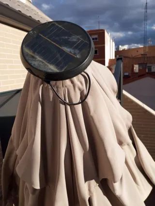 Parasol exterior beige y negro