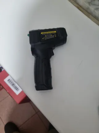 Termómetro Láser -30 a 200°C