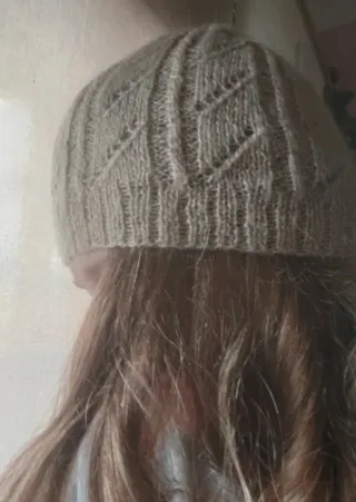 Gorro de punto beige mujer