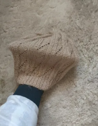 Gorro de punto beige mujer