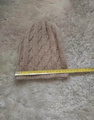 Gorro de punto beige mujer