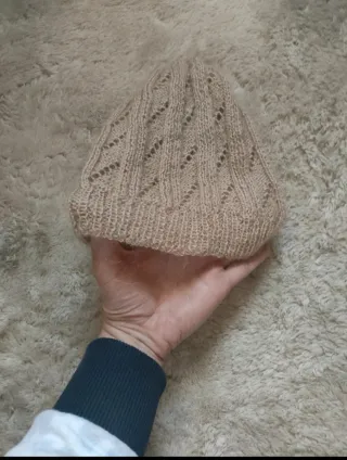 Gorro de punto beige mujer