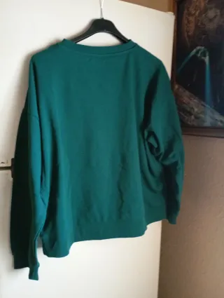 Blusa verde Books Candles Coffee