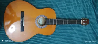 Guitarra flamenca en perfecto estado, nuevaa