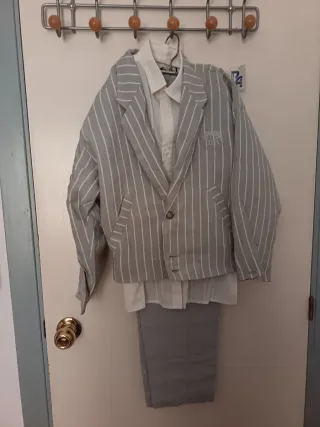 Traje comunión niño gris rayas
