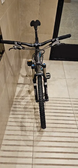 Bicicleta Giant Full Suspension