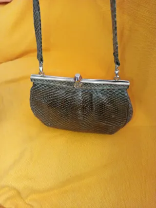 Bolso piel serpiente gris y plata