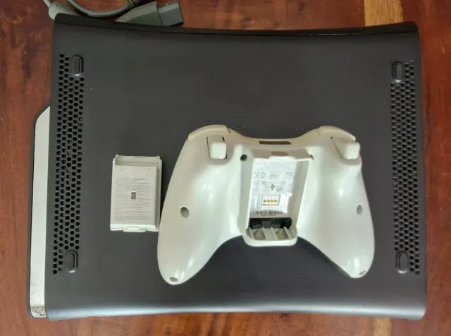 Consola Xbox 360 Elite + Mando + 12 Juegos