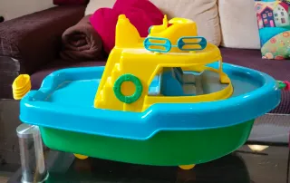 Barco y colección de vehículos de juguete