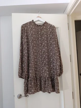 Vestido estampado floral marrón