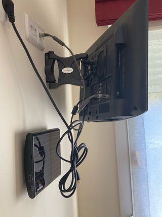 Televisor LG,soporte de pared y reproductor DMTECH