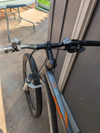 Bicicleta Rockrider ST 120 Gris/Naranja, talla L