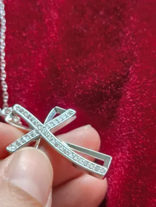 Cruz Asimétrica Plata con Cristales