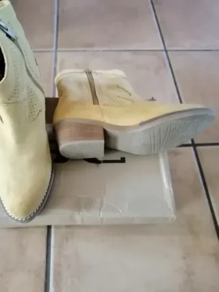 Botines piel estilo cowboy beige