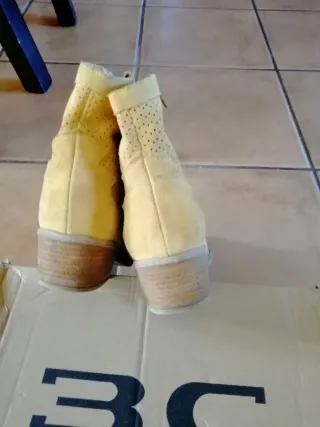 Botines piel estilo cowboy beige