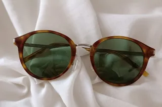 Gafas de sol Yves Saint Laurent en perfecto estado
