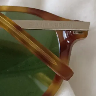 Gafas de sol Yves Saint Laurent en perfecto estado