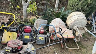 Lote de herramientas: cortacésped, hormigonera