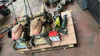 Lote de herramientas: cortacésped, hormigonera