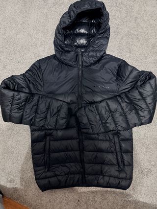 Abrigo Champion Negro con Capucha