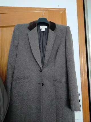 Abrigo mujer cuello terciopelo