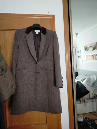 Abrigo mujer cuello terciopelo