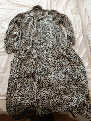 Vestido camisero estampado leopardo Zara