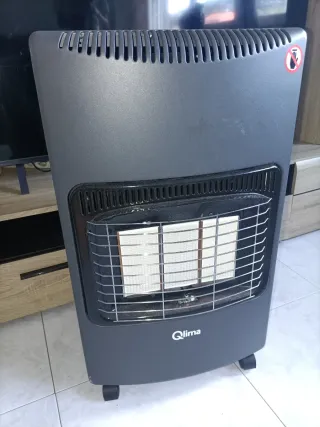 Stufa a gas Qlima quasi nuova