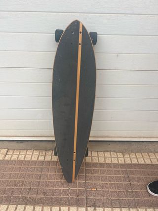 Longboard Oxelo Negro con Raya Naranja