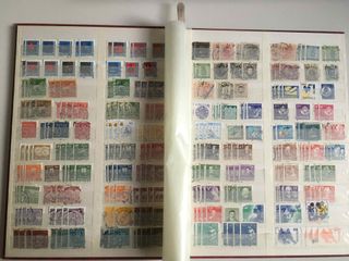 Clasificador con 1500 sellos usados de Suecia