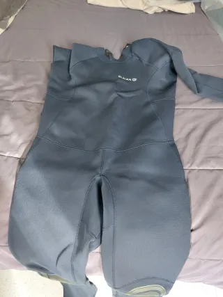 Traje de neopreno OLAIAN estado nuevo
