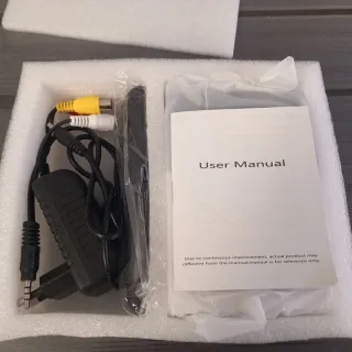 Proyector LED Portátil Blanco y Negro