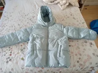 Cazadora infantil de Mango acolchada azul claro